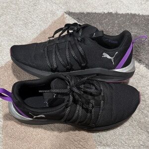 Puma Women's Black and Purple Athletic Sneakers